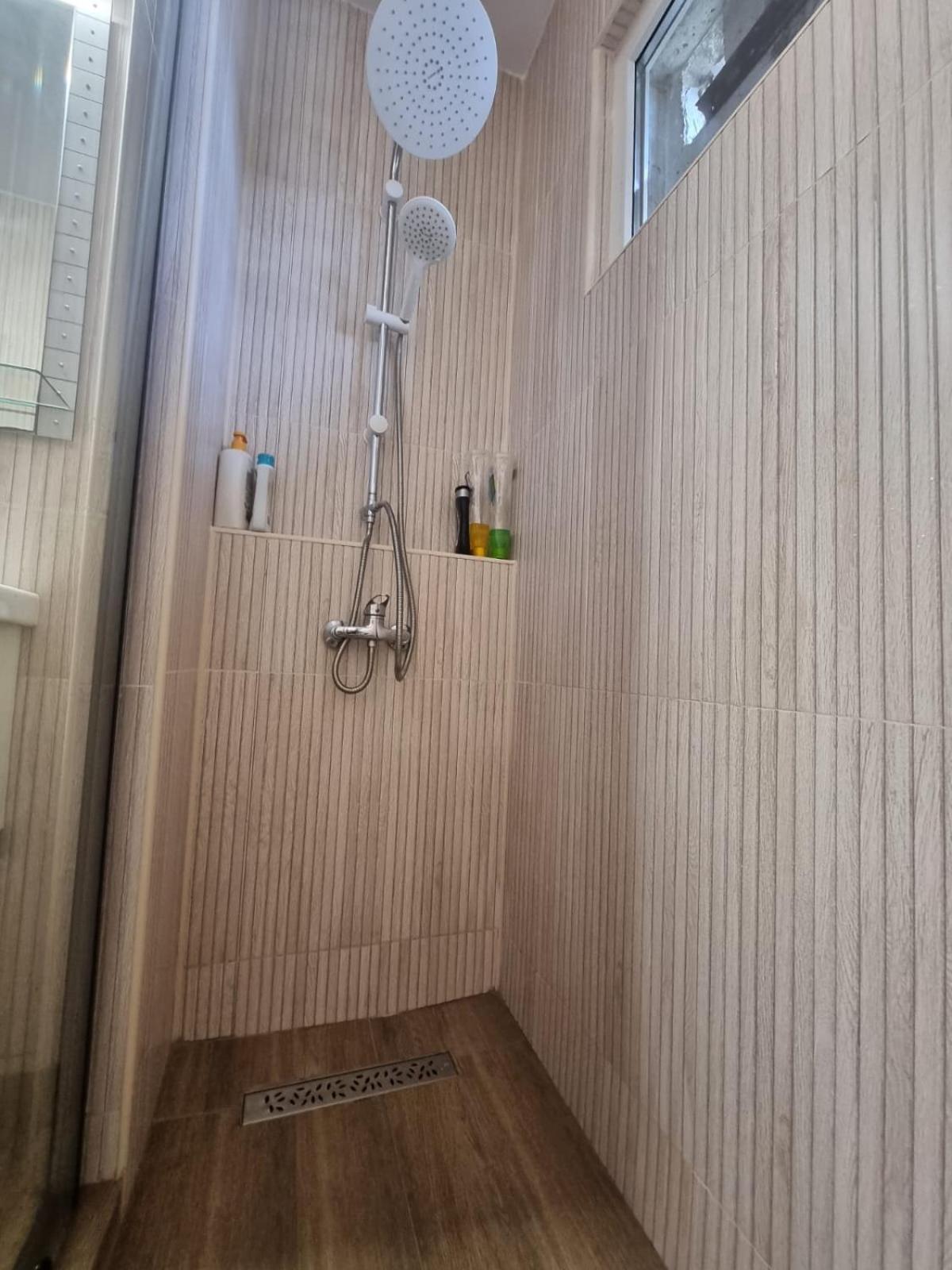 Appartamento Apartament Denis Orşova Esterno foto